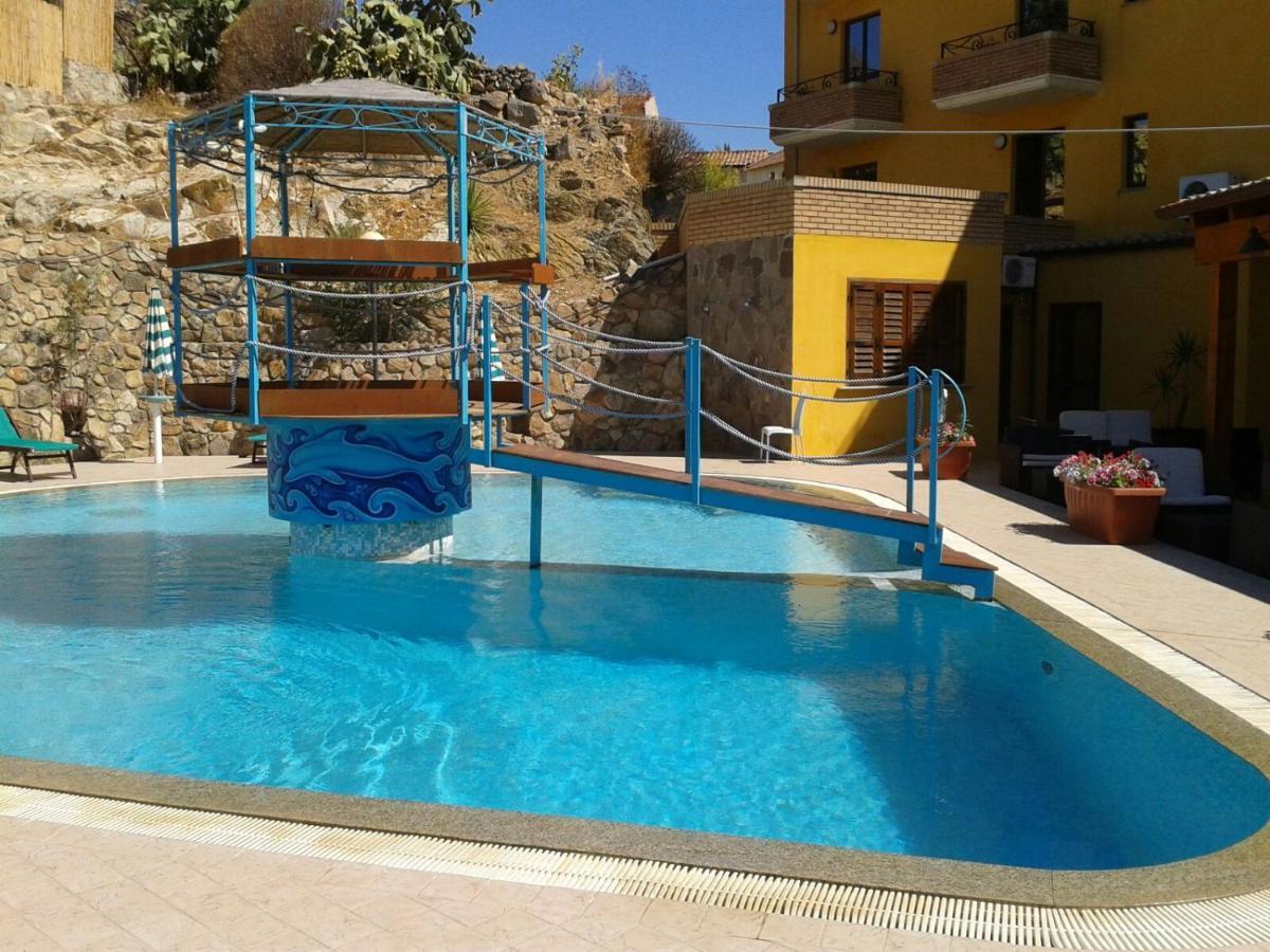 Hotel Le Palme SantʼAnna Arresi 外观 照片